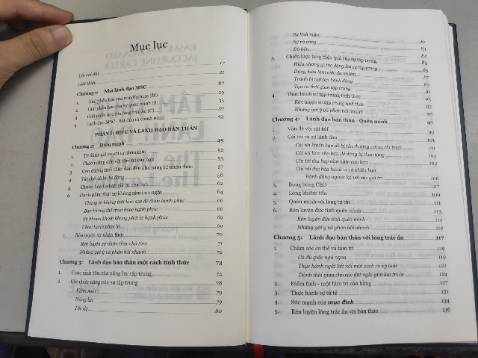 Hình thức: in ấn đẹp, rõ ràng, bìa cứng cáp, sờ thích tay
Nội dung: Mới đọc đc 1/4 nhưng thấy khá hay, dù có đôi chỗ viết hơi lan man
Chốt lại: giá này quá rẻ, nên mua đọc Hình thức: in ấn đẹp, rõ ràng, bìa cứng cáp, sờ thích tay
Nội dung: Mới đọc đc 1/4 nhưng thấy khá hay, dù có đôi chỗ viết hơi lan man
Chốt lại: giá này quá rẻ, nên mua đọc