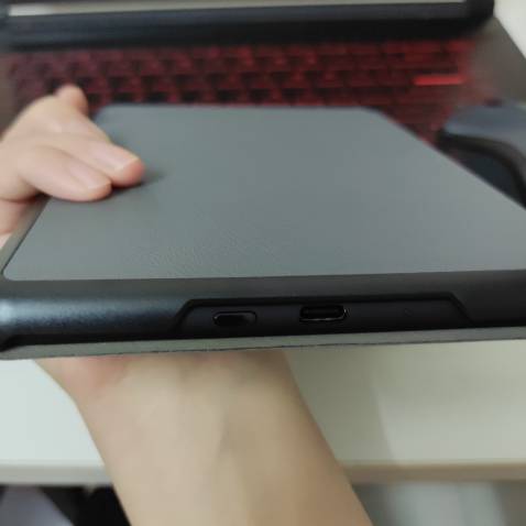 Máy nhẹ, cầm nắm chắc tay, đỡ mỏi tay hơn khi cầm sách 
Màn hình đem lại trải nghiệm như đọc sách giấy
Dịch vụ bán hàng tốt, giá cả và ưu đãi cạnh tranh Máy nhẹ, cầm nắm chắc tay, đỡ mỏi tay hơn khi cầm sách 
Màn hình đem lại trải nghiệm như đọc sách giấy
Dịch vụ bán hàng tốt, giá cả và ưu đãi cạnh tranh