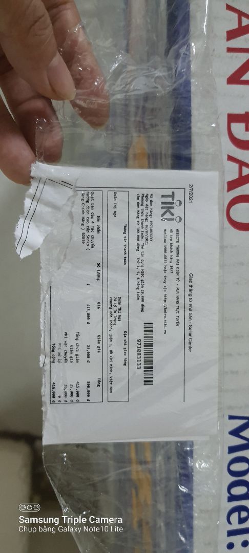 Tiki giao sai sản phẩm so với khách đã đặt. hàng còn bị trầy xước và ko khớp. mong tiki sớm đổi đúng sp cho khách.