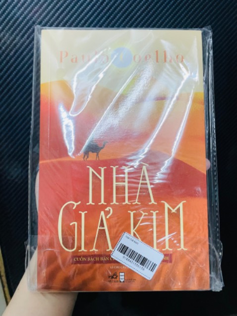 Gói hàng rất cẩn thận, thật là chu đáo quá đi hà ^_^ mình thấy mọi người bình luận quyển này hay nên mình đặt mua về đọc ^_^ hy vọng đúng như mong đợi ạ