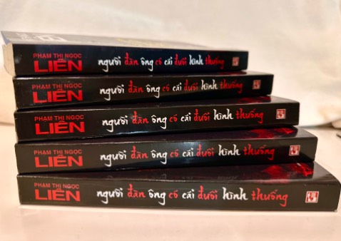 Truyện hay hấp dẫn với bút pháp độc đáo của tác giả
Mình mua luôn vài cuốn tặng bạn bè!
Một cuốn sách nên được