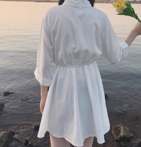 Đánh giá sản phẩm Áo Sơ Mi Nữ Form Dài Che Quần Cá Tính SM013 MayHomes: Là một trong các sản phẩm sơ mi nữ hot trend hiện nay với form dài che quần, cá tính. Vải trắng dễ thương, dễ phối đồ, với quần short jeans cho bạn gái cá tính. Cho 5 sao liền nè. Tiki giao hàng tốt.