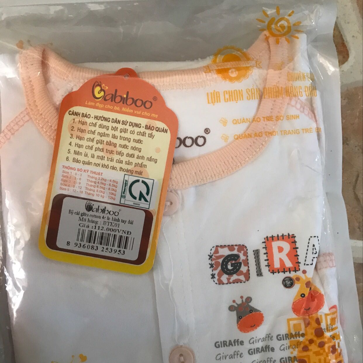 Giao hàng nhanh , đúng mẫu