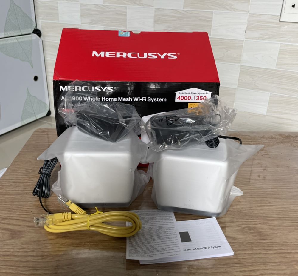 Mình vừa nâng cấp gói cước 200Mbps là tậu luôn em Halo H50G siêu xịn. Kết nối qua app Mercusys rất dễ mình con gái vẫn thao tác ngon ơ. Nhà mình trước đó chỉ có 1 bộ phát để ở khu vực phòng sinh hoạt của gia đình thôi nên lên phía phòng khác và vào phòng ngủ sóng yếu, mua em này xứng đáng. Thiết kế nhỏ gọn mình đặt 1 pack ở phòng khách với 1 pack phòng lồi để bao phủ khu vực gia đình đi đâu cũng cùng 1 sóng wifi rất tiện lợi. Chấm điểm 5 sao cho shop