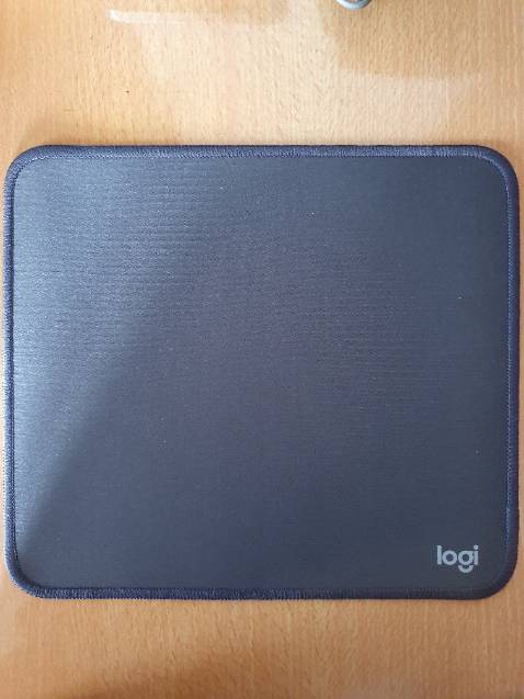 Hàng mới nguyên seal.
Đóng gói đẹp, có cao su chống trượt, đường may đẹp, chưa có gì phải chê.