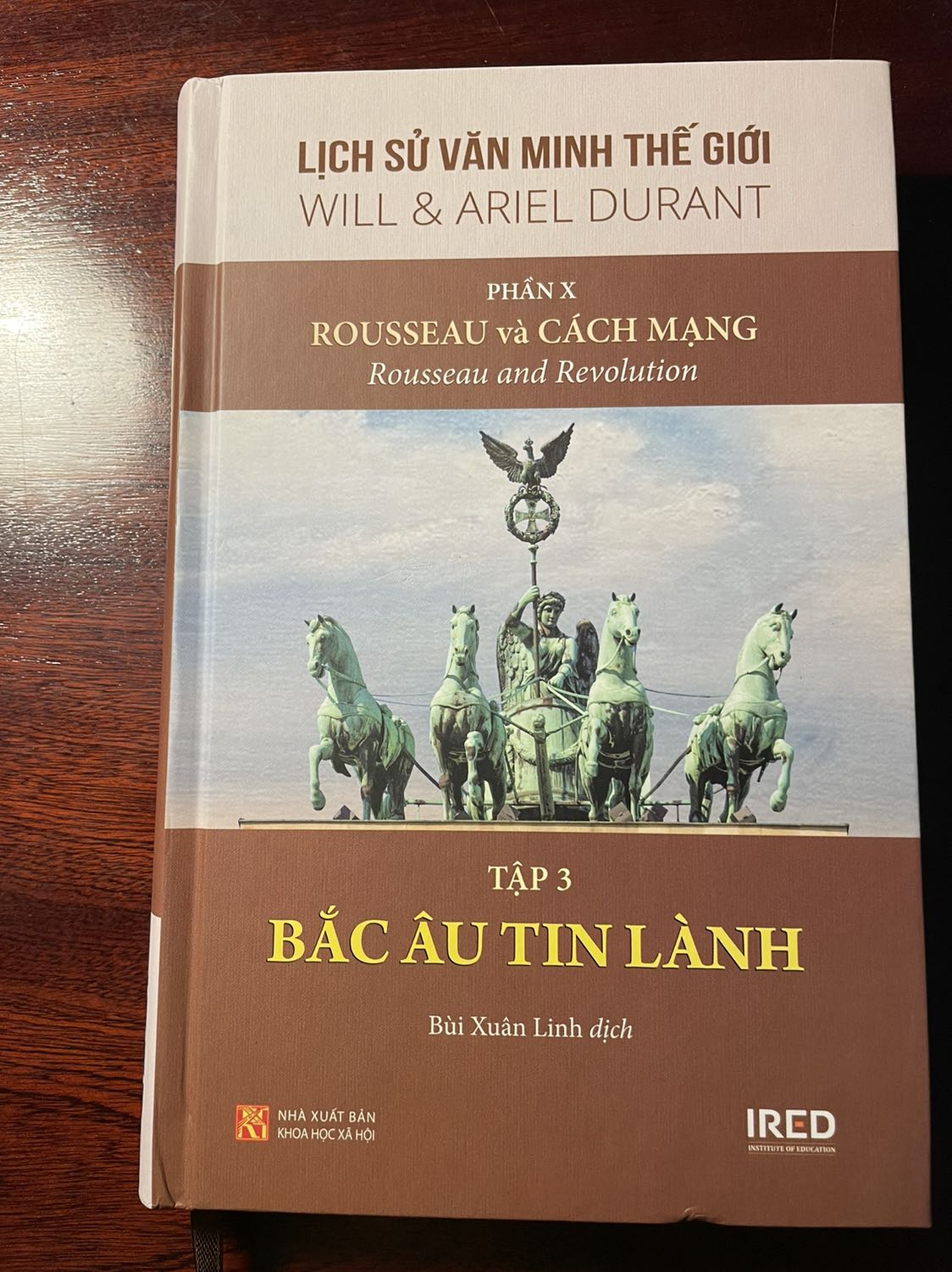 Gọi là Bắc Âu để phân biệt với Nam Âu chứ cuốn này chủ yếu viết về sự hợp nhất và phát triển mạnh mẽ của nước Phổ, một quốc gia lớn mà tới nay vẫn còn được hiểu biết khá hạn chế ở Việt Nam.