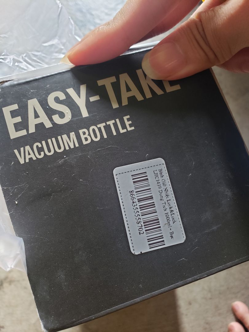 mua mới được 2 tháng thì cái nắp bình hỏng, không nhấn được nữa, giờ lấy nước rất bất tiện. nhắn shop, shop không bảo hành, tiki cũng không bảo hành. tệ