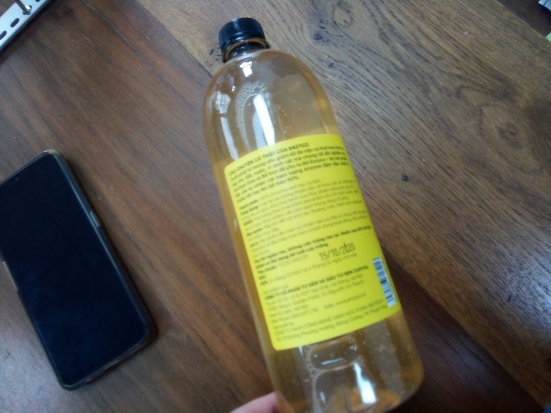 mình biết đến nước ngâm rửa rau củ này do một người bạn giới thiệu, pha loãng ngâm rau củ tầm 5 phút là lấy ra dùng đc, ăn yên tâm hơn hẳn luôn