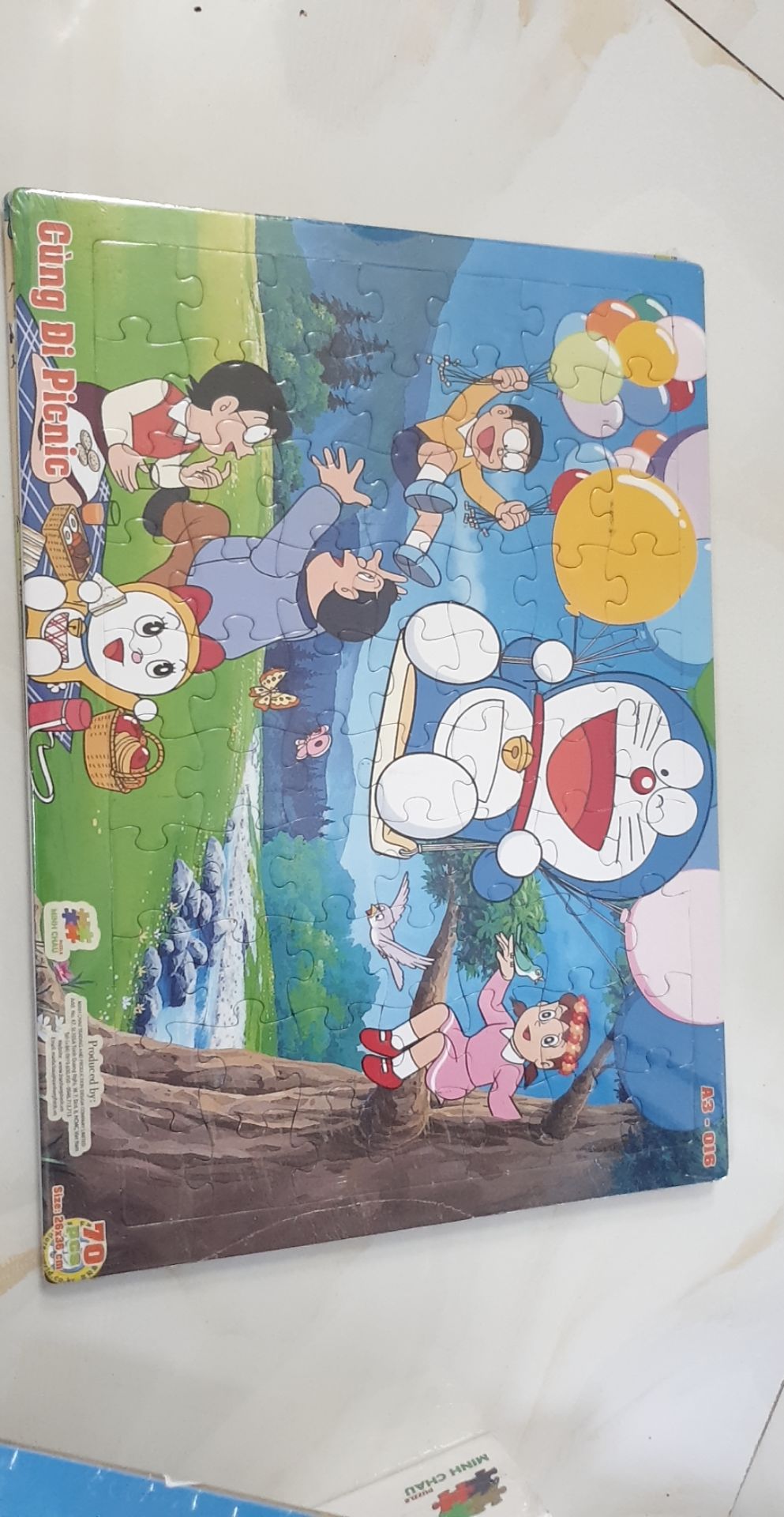 hình đẹp, có khung sẵn nên rất dễ ráp