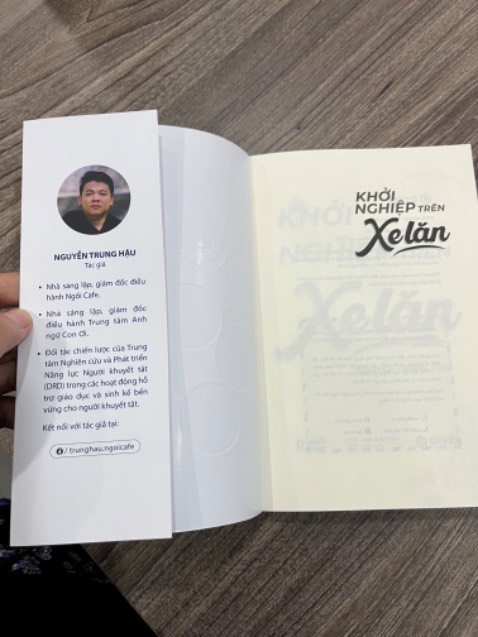 Sách rất hay, rất cảm động. Mình đã đọc một mạch hết quyển sách này trong 1 ngày. Cảm ơn tác giả đã truyền cho mình động lực và niềm tin để cố gắng.