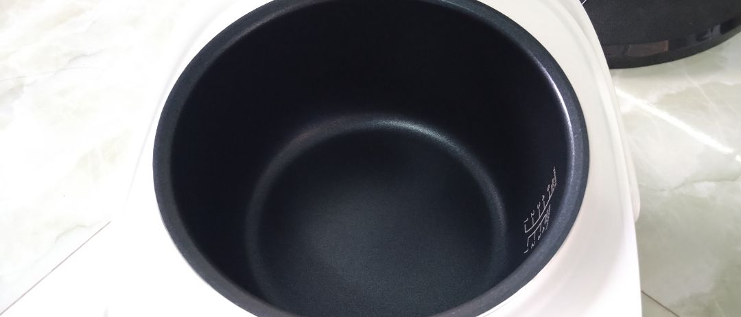 Đóng gói cẩn thận, giao hàng sớm, nồi cơm đẹp, cơm chín đều. Hài lòng