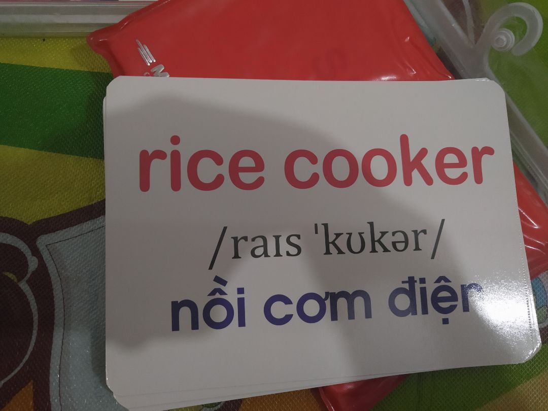 bé nhà mình thích lắm. suốt ngày bắt mẹ cho xem. tiki giao hàng nhanh, đóng gói cẩn thận.