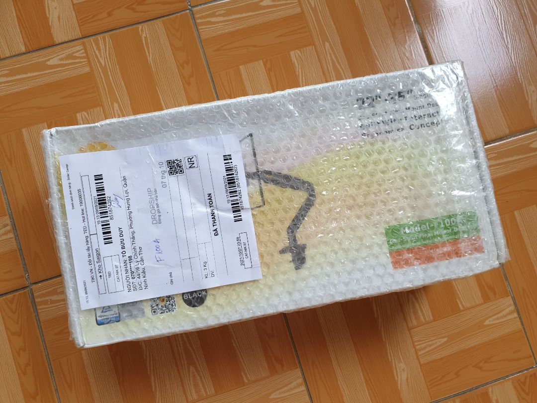 Giao hàng hơi lâu do dịch, sản phẩm rất chắc chắn nhưng không thể xoay màn hình dọc 90 độ như quảng cáo