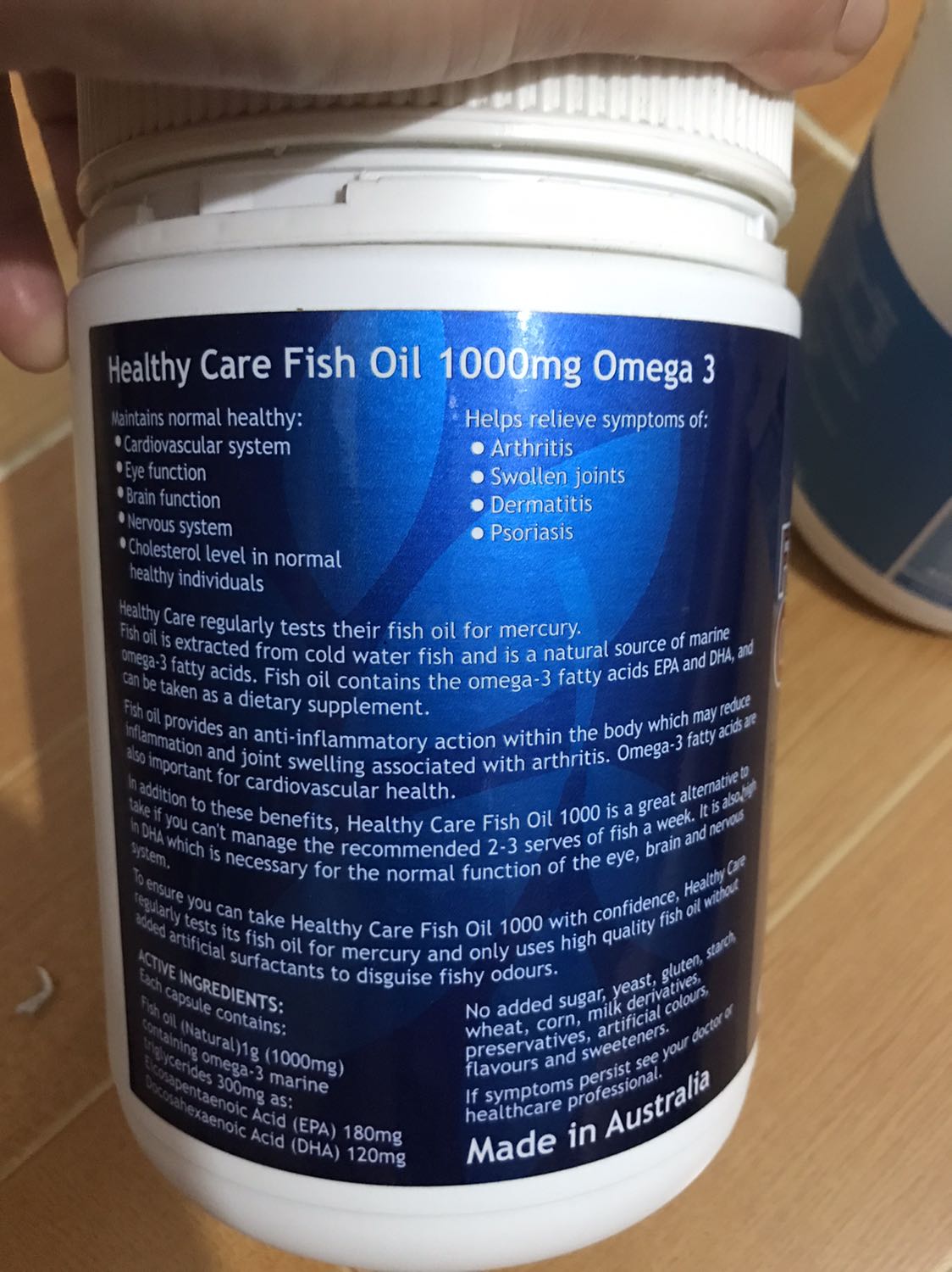 Ko bít mẫu mới hay hàng nhái...hũ màu đậm là người quen ở úc gởi về...hũ màu nhạt là mua tiki..màu sắc và logo khác 1 trời 1 vực 🥲🥲 Ko bít mẫu mới hay hàng nhái...hũ màu đậm là người quen ở úc gởi về...hũ màu nhạt là mua tiki..màu sắc và logo khác 1 trời 1 vực 🥲🥲