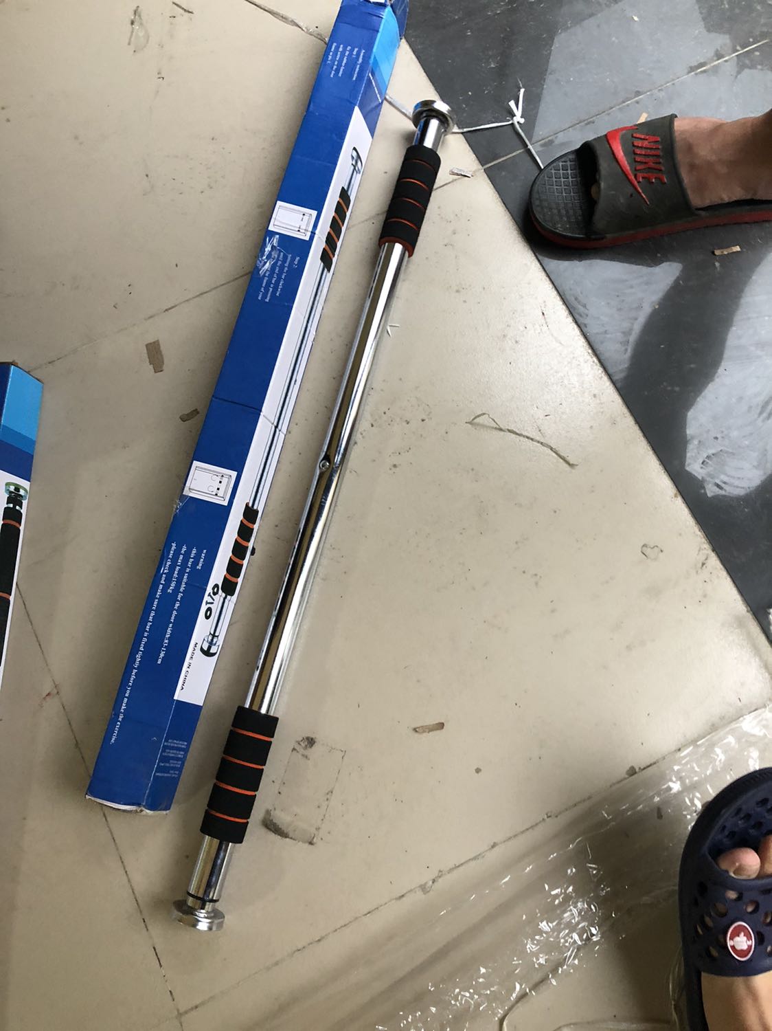 Cảm ơn shop nha mua về mở ra ưng quá đi giá OK mà chất lượng quá rẻ hơn ngoài 30k-50k ấy
- Về lắp tập gài lên rất chắc có phần xoáy gài thì hơi chật nhưng  do hàng mới dùng 1 thời gian sẽ xoáy dễ hơn 
- Mua về mà ba e cũng ưng tập xuốt thôi hihi mấy bữa nữa chắc đặt thêm 1 chiếc nữa cho ba em 
- Hàng chính hãng mà rẻ lại yên tâm vì có lỗi sản phẩm thì mình vẫn có thể đổi được ạ 
- Nói chung là hài lòng được mua rẻ mà đúng như shop mô tả cảm ơn shop và tiki sẽ ủng hộ dài dài 
Bác nào như e không có thời gian đến phòng tập thì đặt ngay một chiếc về đi tập mấy bữa mà cơ bắp cuồn cuộn luôn nha .HAHA