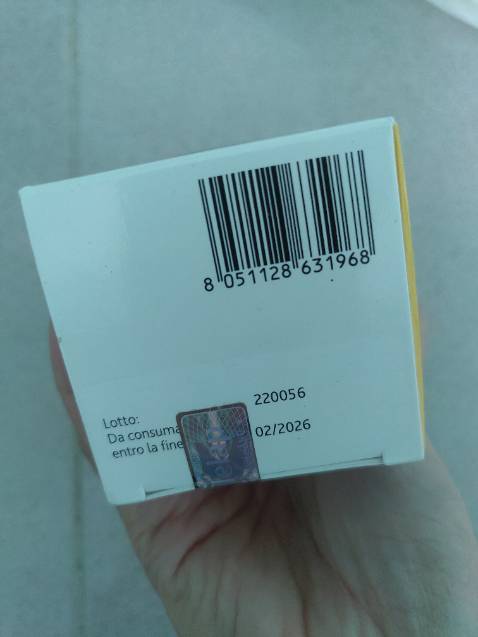 Tiki giao hàng nhanh, đóng gói bao bì kỹ lưỡng,  tem và nhãn phụ đầy đủ, hạn sử dụng xa