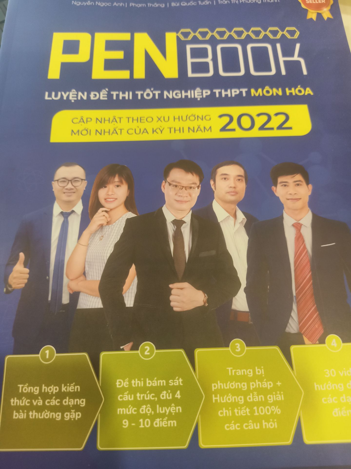 giao hàng nhanh, đóng gói hàng rất cẩn thận, bìa sách đẹp chất lượng in cũng tốt, nội dung đầy đủ chi tiết, bài giảng hay, rất đáng mua nhé