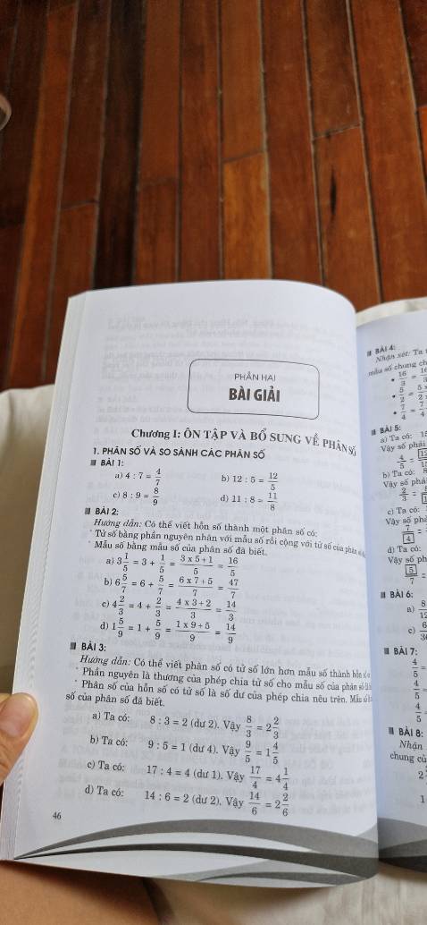 Mau sac bat mat, be minh yeu thich sach, nen khi moi mua ve co mau, lam kich thich su to mo cua *** be. Vay la be nha minh lam ngay may trang luon