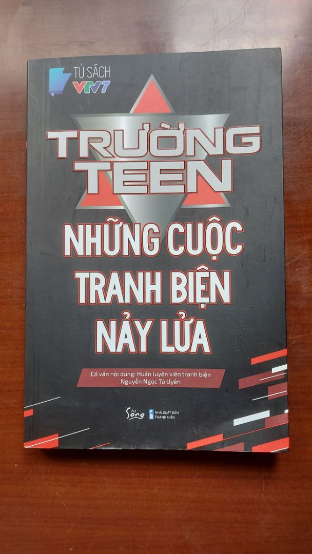 Giao hàng nhanh, đóng gói cẩn thận, sách không bị bẩn hay xước xát gì. Xứng đáng 5 sao!