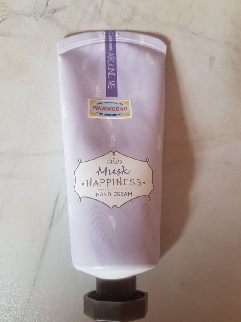 Mình mua chai màu xanh, khi nhận hàng là màu tím. Mình xài thấy cũng tạm được Mình mua chai màu xanh, khi nhận hàng là màu tím. Mình xài thấy cũng tạm được