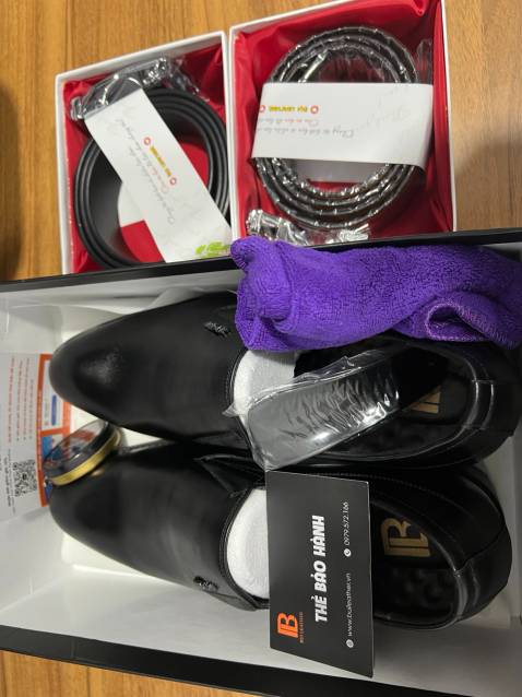 Giày đẹp, đúng như miêu tả, ưng cái bụng quá đi! Thank Shop và Tiki nhé! Giày đẹp, đúng như miêu tả, ưng cái bụng quá đi! Thank Shop và Tiki nhé!