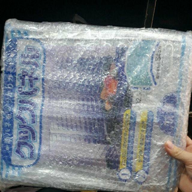 Shop gói hàng chắc chắn, có mỗi cái này mà bọc cả bìa ngoài chống sóc luôn, rất ưng nha, tấm chắn dùng được, dễ vặn, bóng đẹp. Sẽ còn ủng hộ nha 😁😁😁