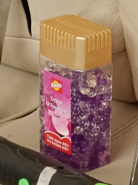 toả mùi ko rõ lắm, giao hàng thì làm đổ dây ra bình dơ rồi dính tay tùm lum luôn