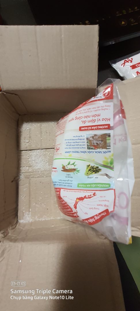 chất lượng sản phẩm tốt, không có ý kiến gì; nhưng về đóng gói sản phẩm để gửi cho khách hàng thì quá tệ, đánh giá cho nửa sao, vì gói bột ngọt bị thủng rơi vung ***, chả nhẽ lại không lấy hàng nưa