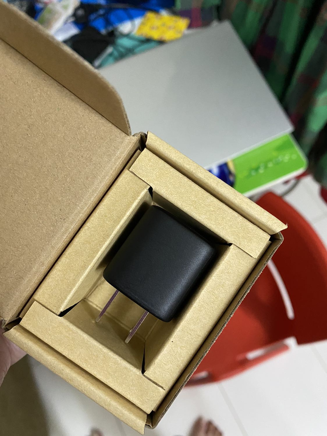 Bị cháy nguồn dẫn đến chảy nước nhưng hãng lại đổ lỗi mình làm vô nước và ko bảo hành. Pó tay