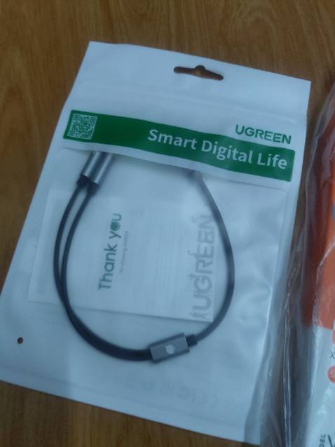 Sử dụng được cho tai nghe Sony MDR-ZX310. Âm thanh tốt, nghe rõ, không bị rè. Thoại ok, nhưng ko giữ được chức năng giảm tiếng ồn của mic Sony. Hài lòng và đáng tiền.