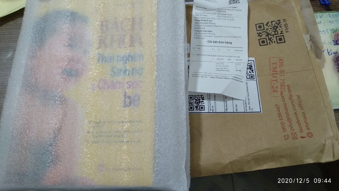 Nội dung mà sách cung cấp cực hữu ích, mọi người có thể nhín chút thời gian đọc tham khảo. Sách đẹp, riêng sách là 5*. Nhưng cách Tiki đóng gói sách thấy không hài lòng lắm. Tiết kiệm không đáng có, hai cuốn sách có độ dày hơn hộp carton dùng đóng hai quyển sách. Làm cuốn sách vốn đẹp mà lại không đẹp, bị trầy trụa và cong queo vài cạnh sách. Đội ngũ đóng gói sách nên học cách đóng gói sách của Fahasa.