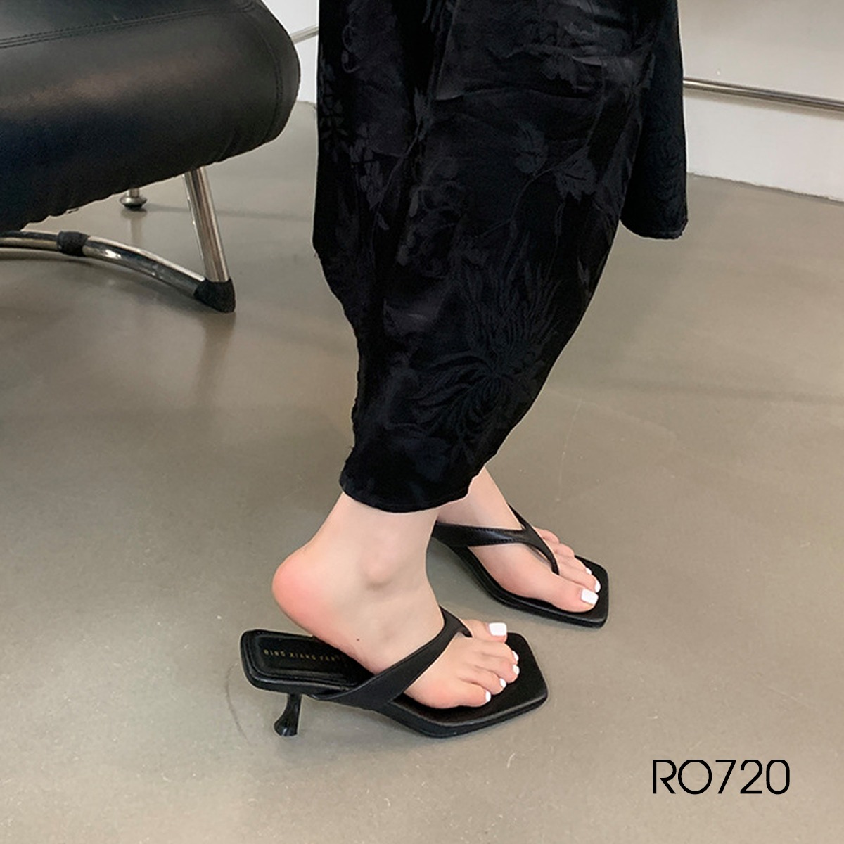 Dép nữ xỏ ngón, gót nhọn ROSATA RO720 - 4p - Đen, Nâu - BKSTORE