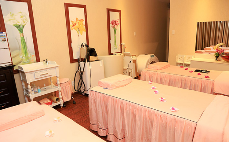 Liệu Trình 60 Phút Tẩy Tế Bào Chết, Làm Móng + Sơn Gel Cao Cấp Tại Lilly Nail & Beauty Spa