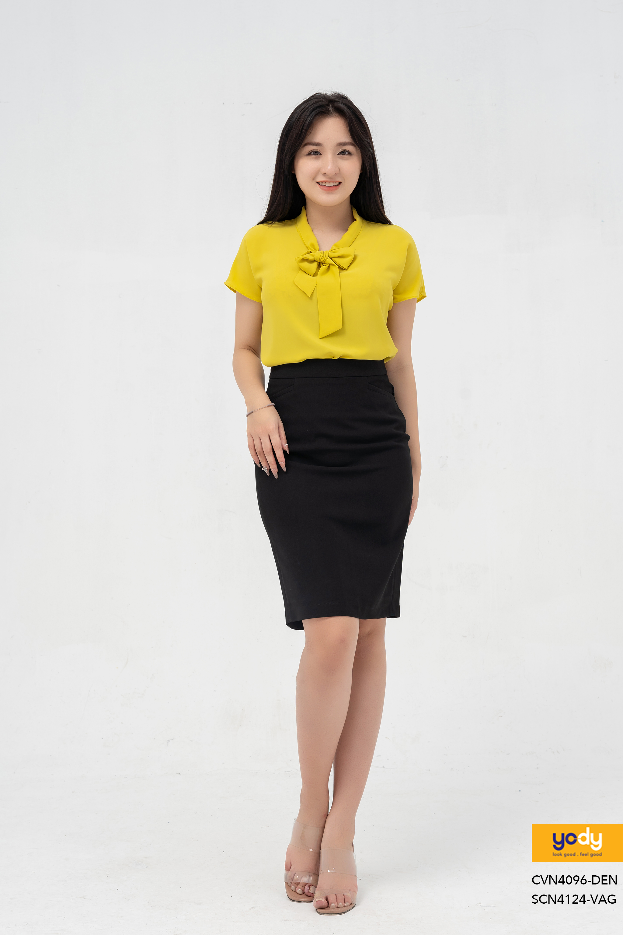 YODY  Cuối tuần shoppingCác quý cô công sở không thể bỏ quả siêu phẩm  này của YODY đâu Chân váy xếp ly sở hữu 3 phiên bản màu đẹp xuất sắc