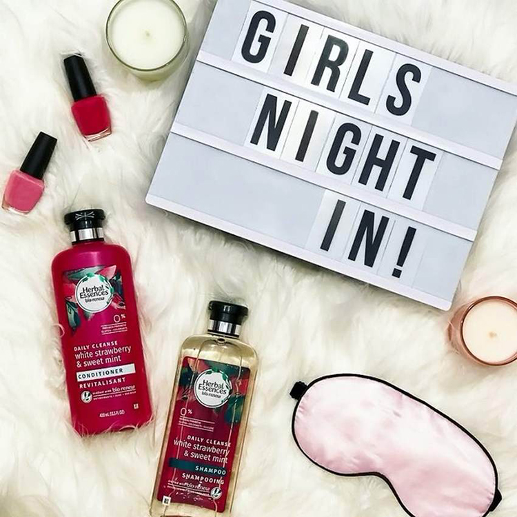 Bộ Dầu Gội (400ml) - Dầu Xả (400ml) Herbal Essence Dâu Tây Và Bạc Hà