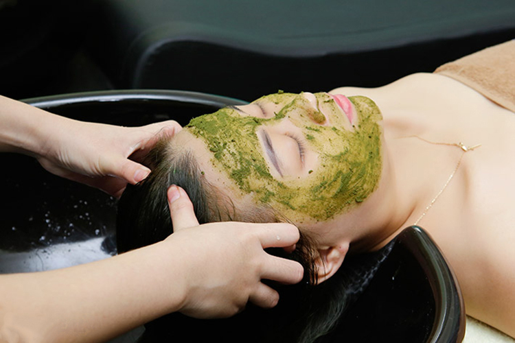 Ủ Dịch Yến Tạm Biệt Làn Da Đen Sạm