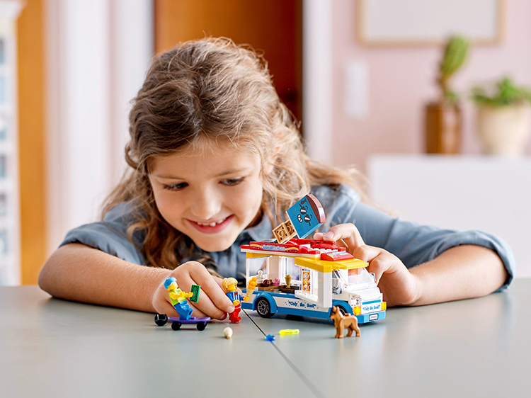 Đồ Chơi Lắp Ghép LEGO City Xe Tải Bán Kem 60253