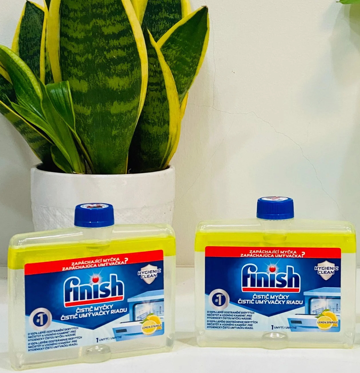 Dung dịch tẩy rửa máy rửa chén Finish Dishwasher Cleaner Lemon 2x250ml QT04441 - hương chanh