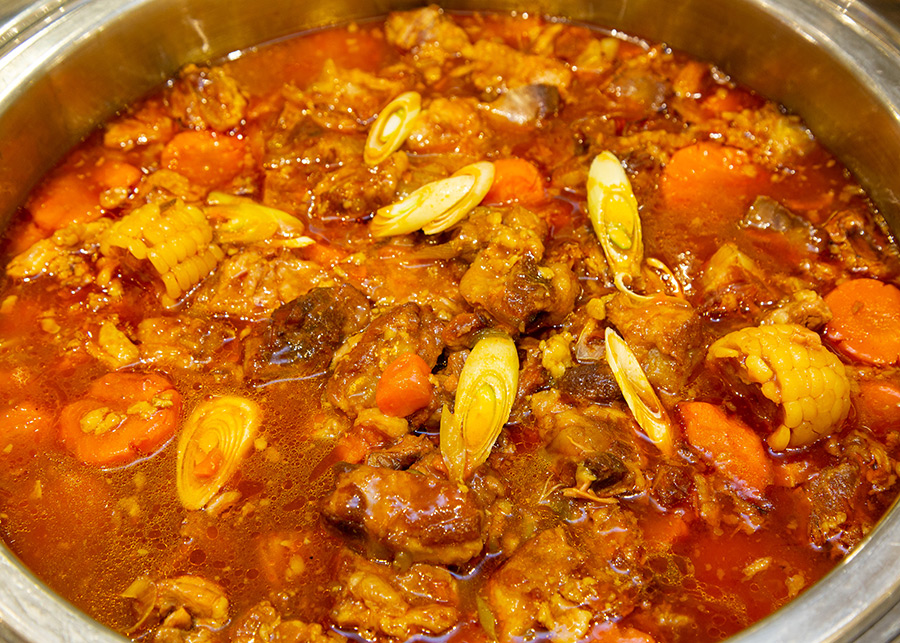 Buffet Tối Gánh Palace 4* - Buffet Tối Hơn 50 Món Hải Sản Cao Cấp Tại Phố Đi bộ Nguyễn Huệ