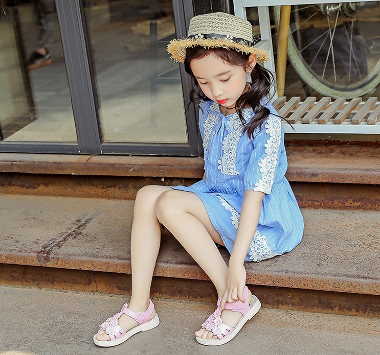 Giày Xăng đan hoa cho bé gái