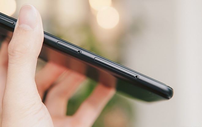 Samsung Galaxy A6 Plus (SM-A605G/DS) 4GB/32GB 6.0-inches LTE Dual SIM Factory Unlocked - International Stock No Warranty (Black)