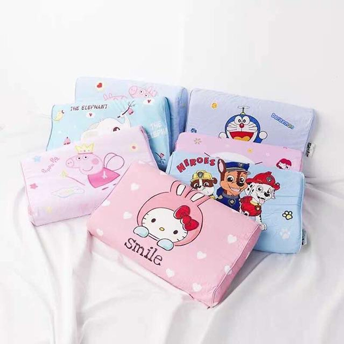 Gối cao su non giúp bé chống méo đầu, chống ngạt, kích thước 30x50cm- vỏ gối họa tiết dễ thương, giao ngẫu nhiên