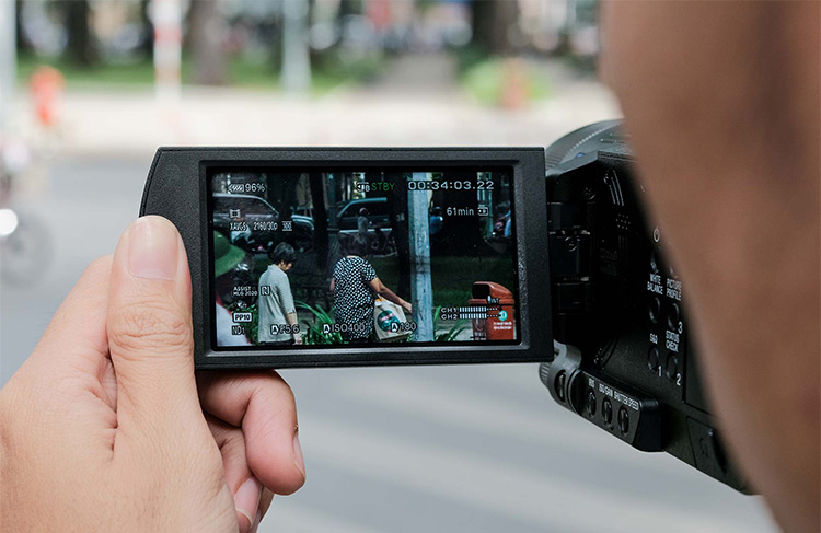 Máy Quay Phim Sony 4K HDR FDR-AX700 - Hàng Nhập Khẩu