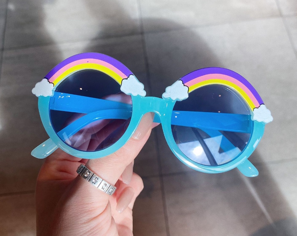 mat-kinh-cho-be-chong-tia-uv-3