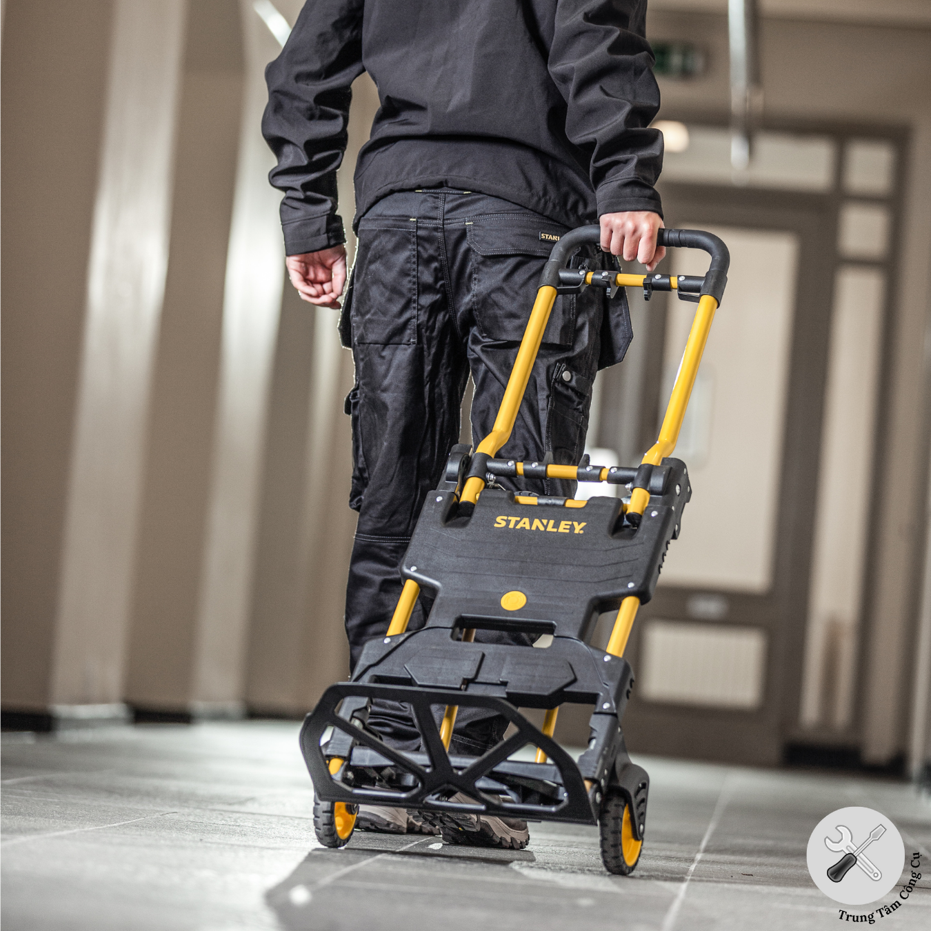 xe đẩy hàng đa năng Stanley FT585