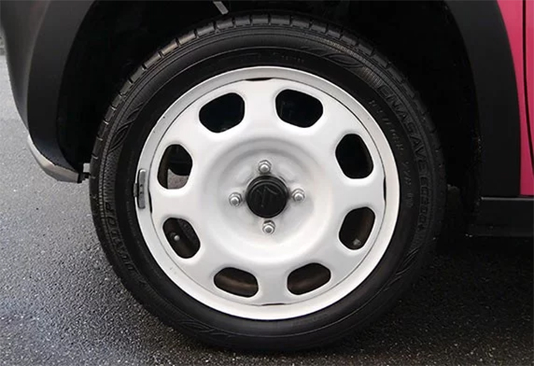 Chai Xịt Làm Bóng Và Bảo Dưỡng Đa Năng Ô Tô Leather Tire Wax L-29 SOFT99 420ml