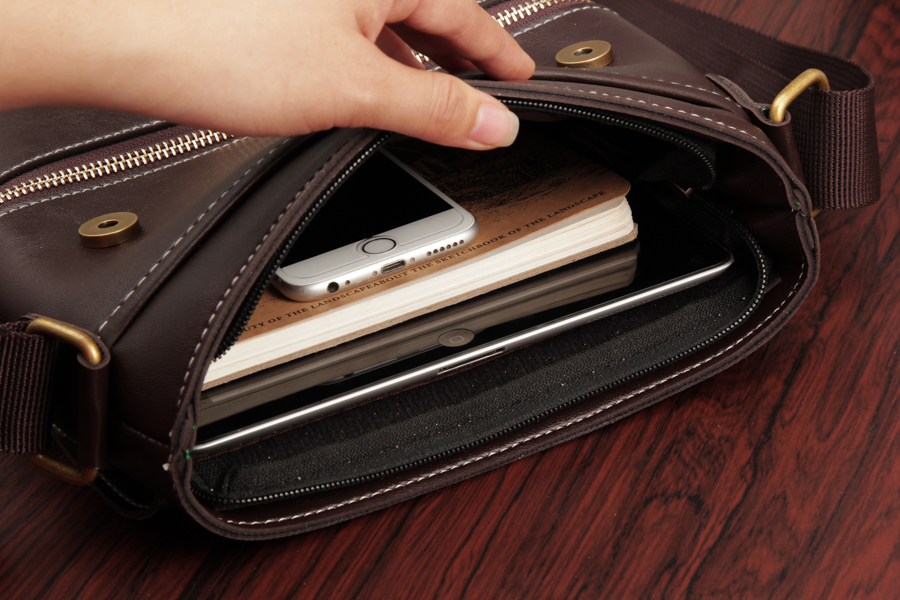 Túi Đeo Chéo Nam 4U D272N (28 x 24 cm) - Nâu