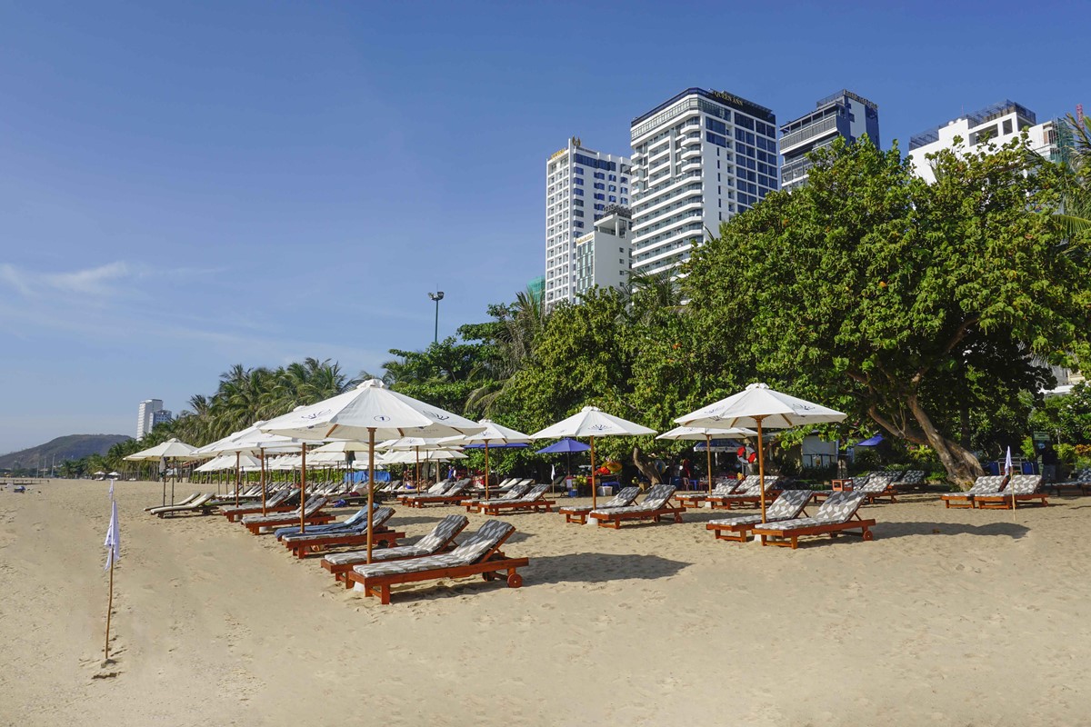 Queen Ann Hotel 5* Nha Trang - Gói 2N1Đ Gồm Buffet Sáng, Buffet BBQ Tối, Phòng Hướng Biển