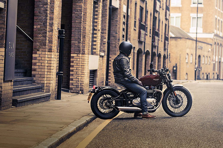 Xe Môtô Triumph Bonneville Bobber Xám - Nhám
