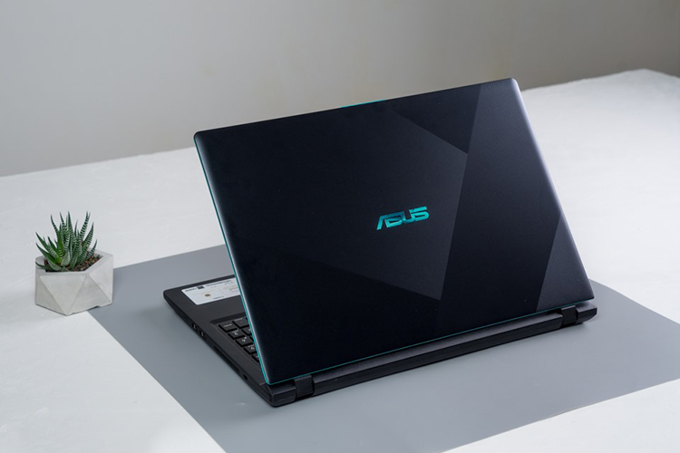 Laptop ASUS F560UD-BQ055T. Intel Core I5 8250 (15.6 inch) - Hàng Chính Hãng